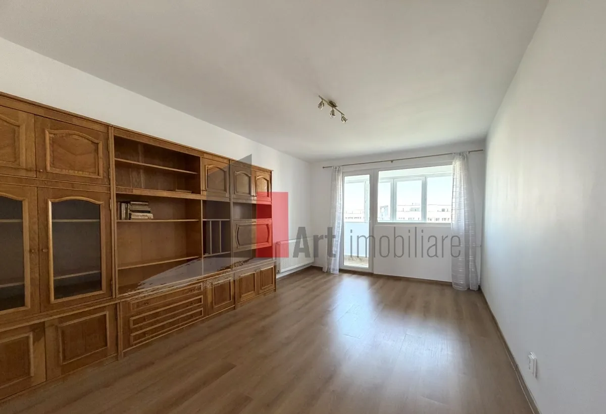 Apartament renovat decomandat luminos Zona Dristor metrou