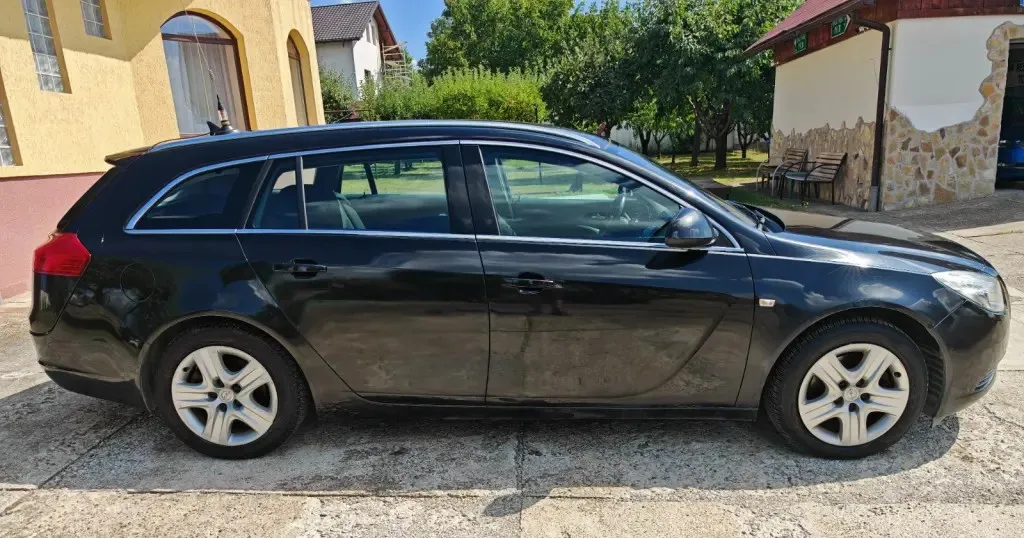 Opel Insignia Sports Tourer 3 200 eur