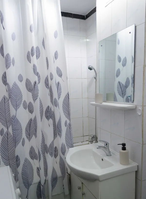 Titan str sd Ghita Serban renovata 7 minute metrou 1 Decembrie 1918
