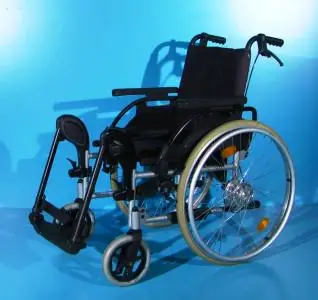 Scaun cu rotile Breezy - latime sezut 43 cm