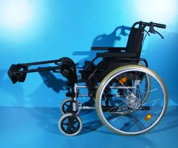 Scaun cu rotile Breezy - latime sezut 43 cm