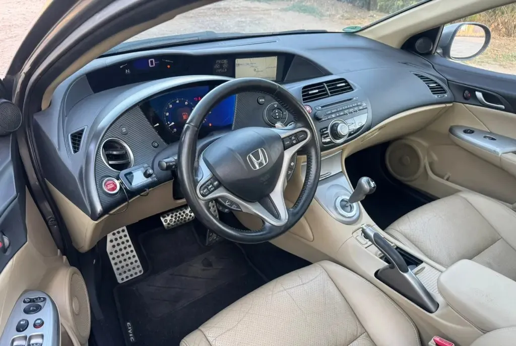 Honda Civic 1 8i 2007 Automata 140cp 3 450 eur
