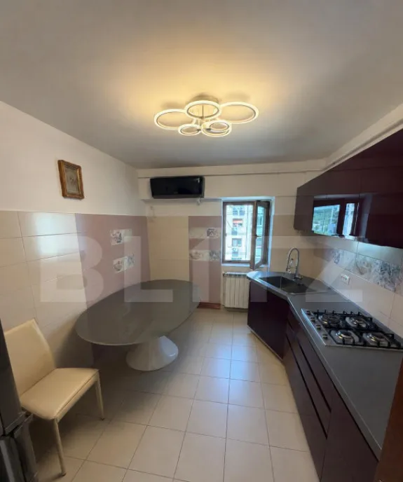 Apartament 3 camere decomandat 80 mp zona Podu Ros