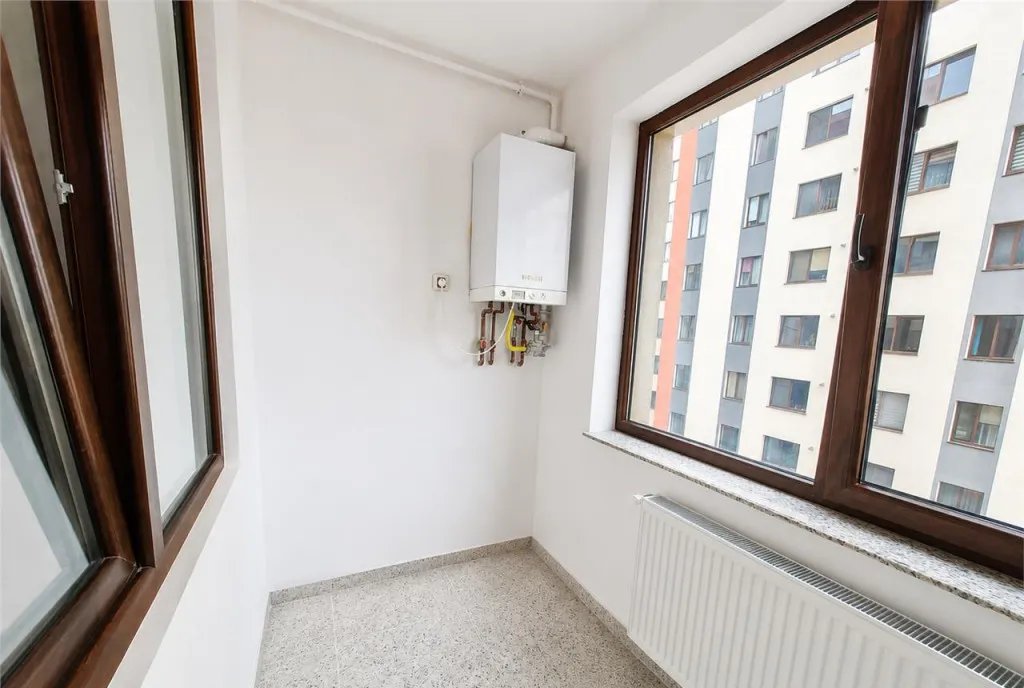 Compozitie generoasa loc parcare boxa Isaran Residence T