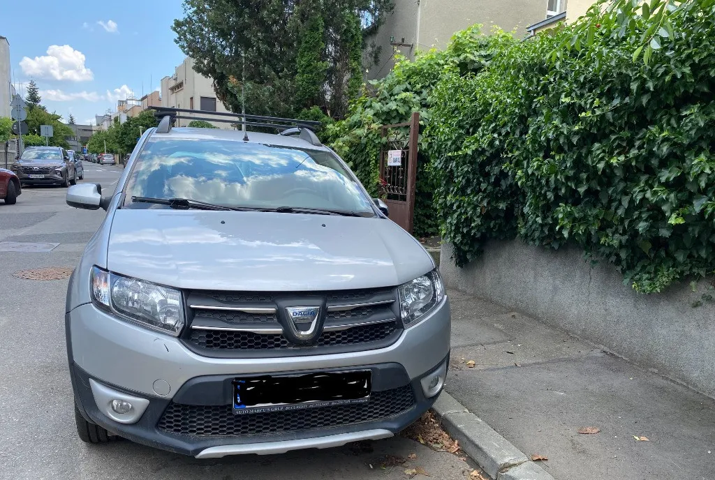 Dacia Sandero stepway Prim proprietar Stare impecabila Kilometraj mic 36 394 km 6 500 eur