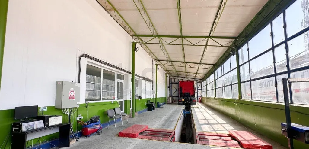 Complex comercial Hala si Birouri de l Ovidiu