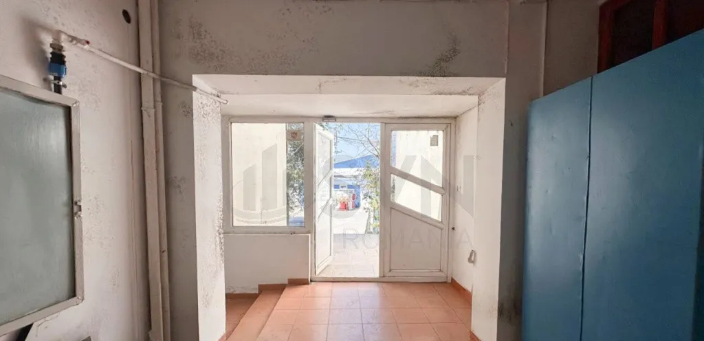 Complex comercial Hala si Birouri de l Ovidiu