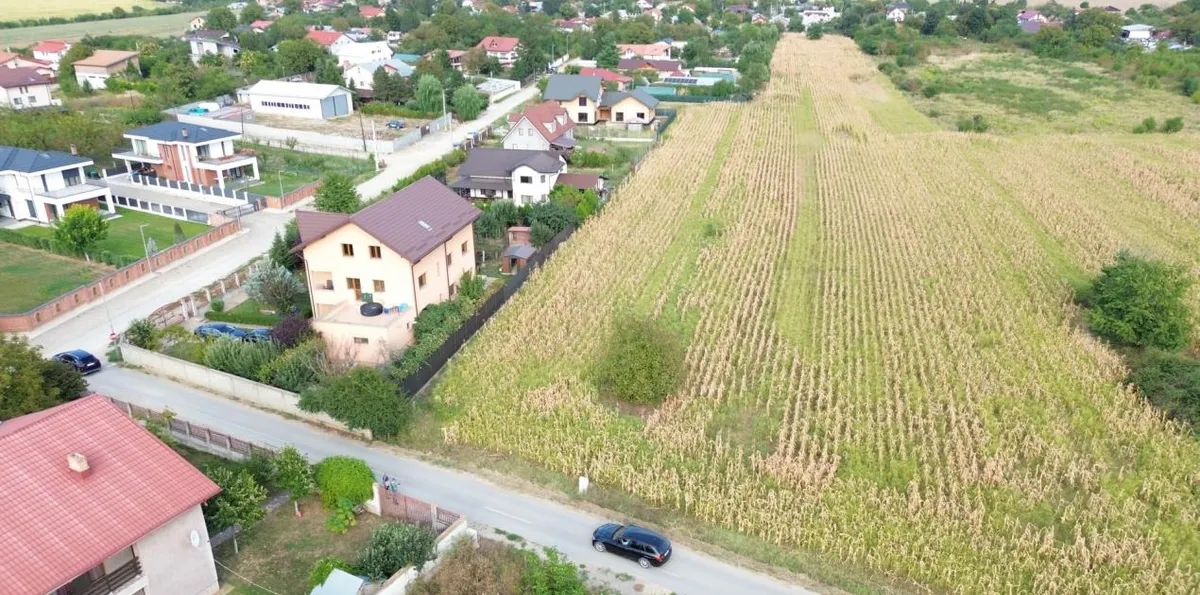 Teren pregatit pentru constructie toate utilitatile 1750 mp Negociabil