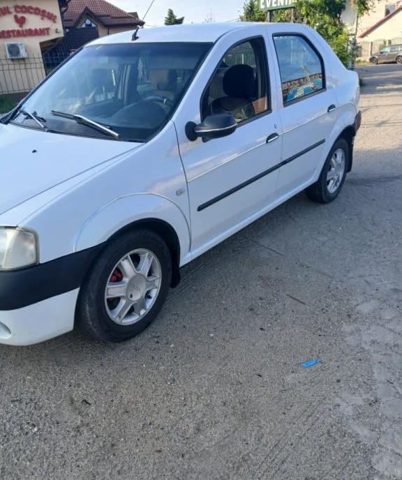 Logan fuul aer cond 8 100 lei