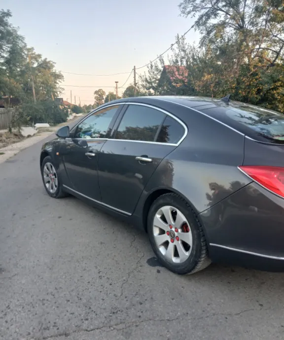 Opel insignia 2013 clims 2 255 eur