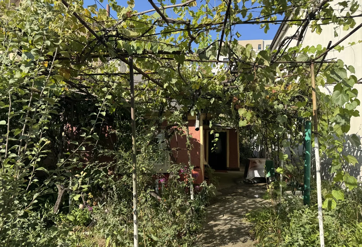 Bd Uverturii zona Cernisoara Casa si teren intravilan 512 mp