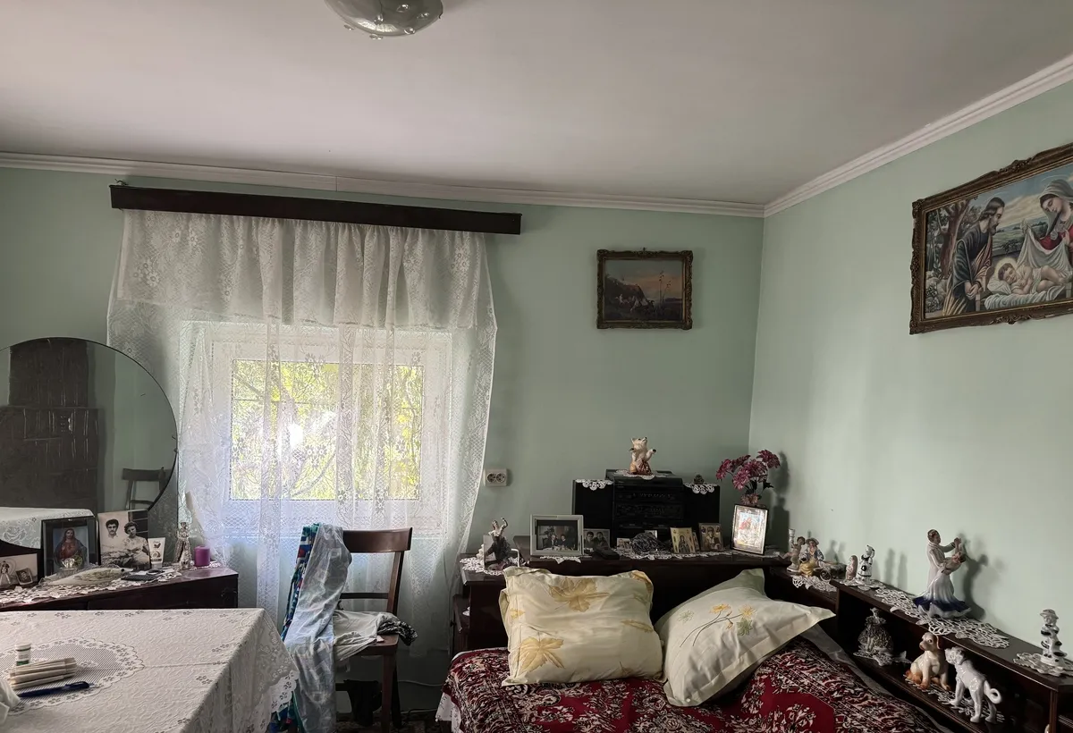 Bd Uverturii zona Cernisoara Casa si teren intravilan 512 mp