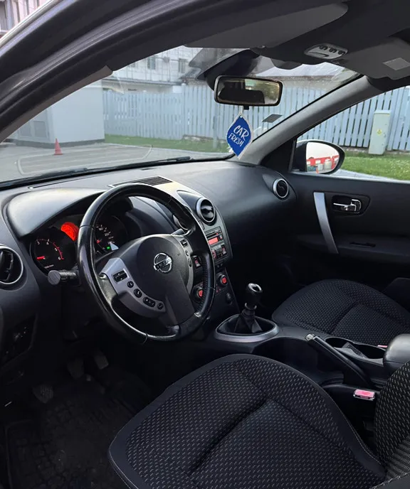 Nissan Qashqai 1 5 DCI 3 999 eur