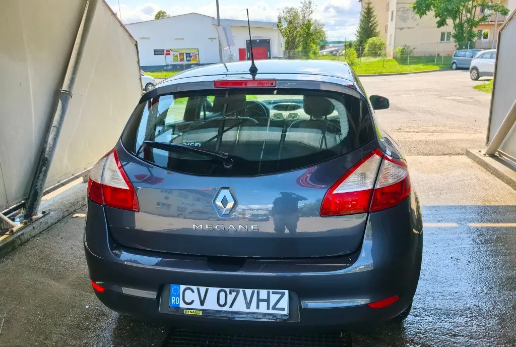 Renault Megane an 2010 1 6 3 000 eur