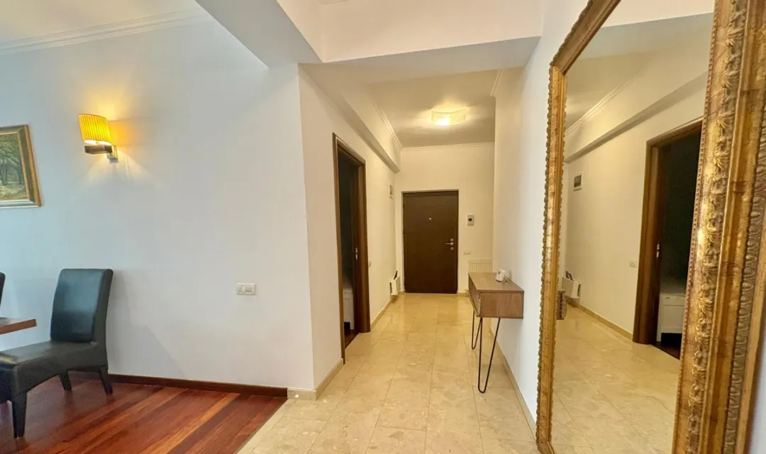 Parc Bazilescu Apartament 3 camere 104 mp cu parcare si curte proprie