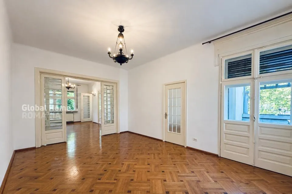 Dorobanti Apartament interbelic 147 mp Terasa 24 mp Intrare