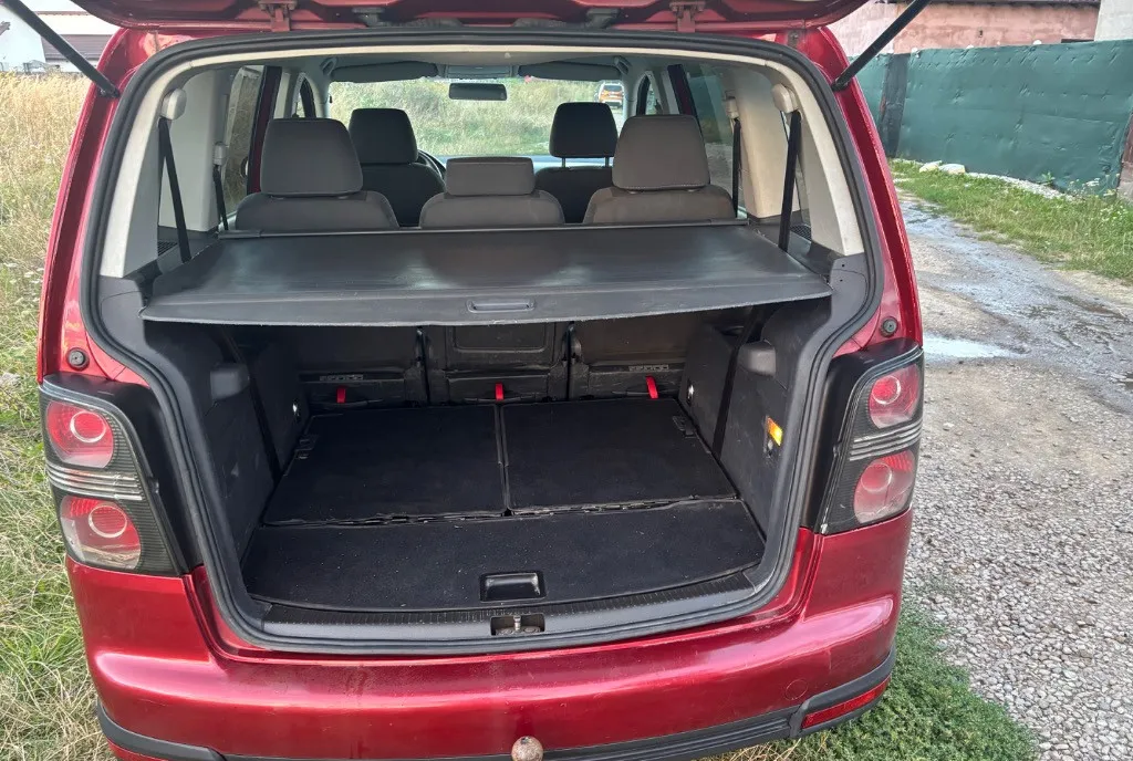 Volkswagen Touran Cross 2 0 TDI 170 CP ndash 7 locuri ndash 2009 3 000 eur