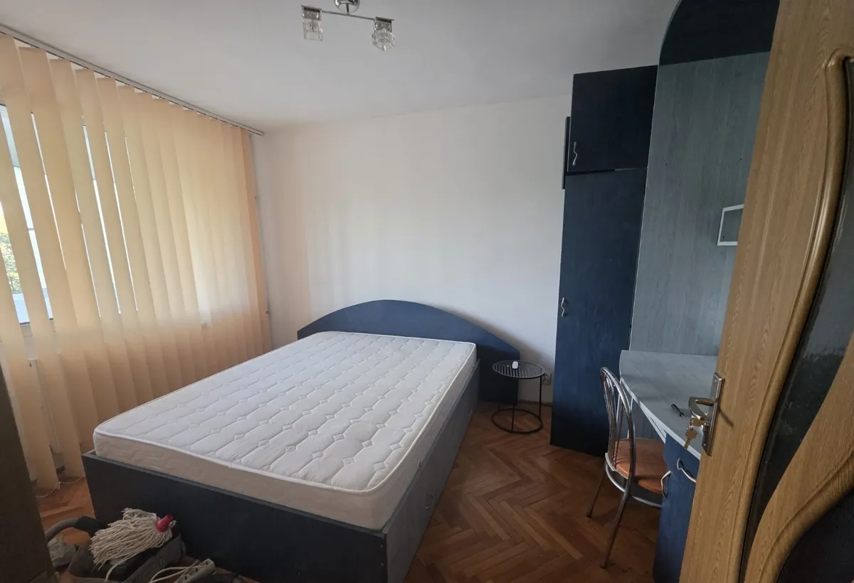 Dristor 5 minute metrou chiar langa parc ior si mall Park Lake