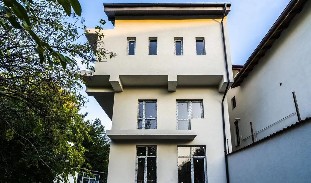 Apartament 2 camere bloc nou finisat la cheie centrala