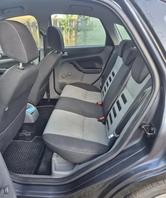 Ford Focus 2 1 6 2011 3 100 eur