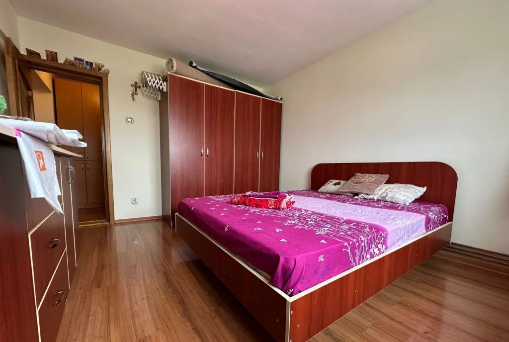 Apartament 3 camere cu suprafata totala 80 55 mp Zona Calar