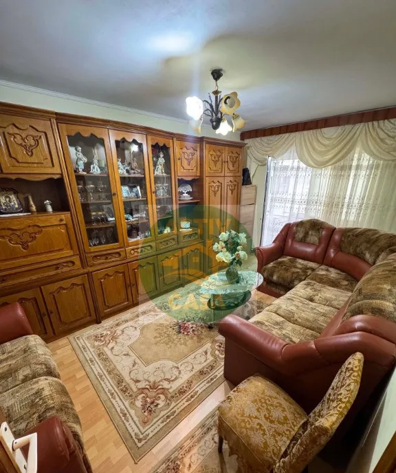 3 camere decomandate 2 balcoane