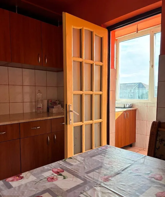 Inchiriez apartament 3 camere Rogerius