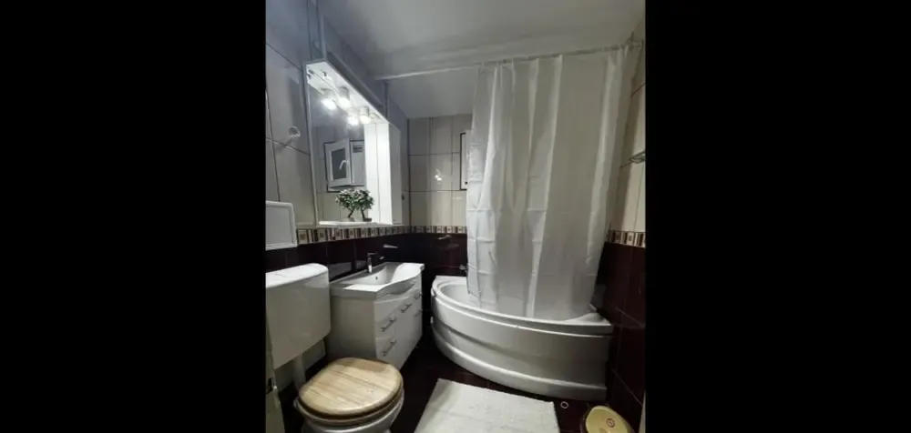 Inchiriez apartament 3 camere 70mp Berceni