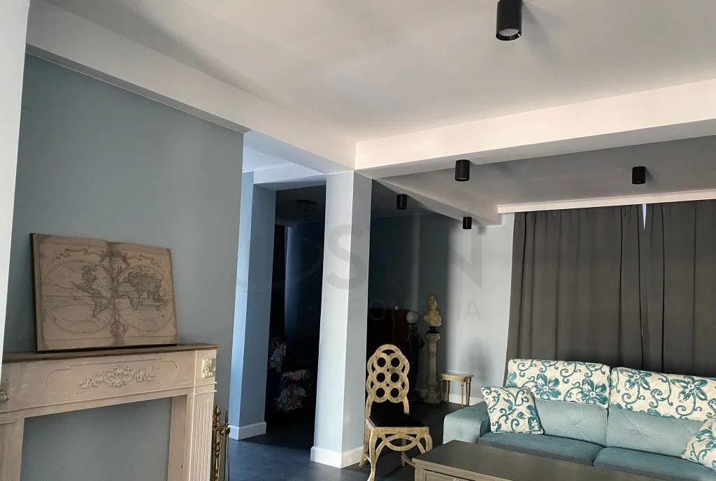 Vila de I 8 Camere I Snagov