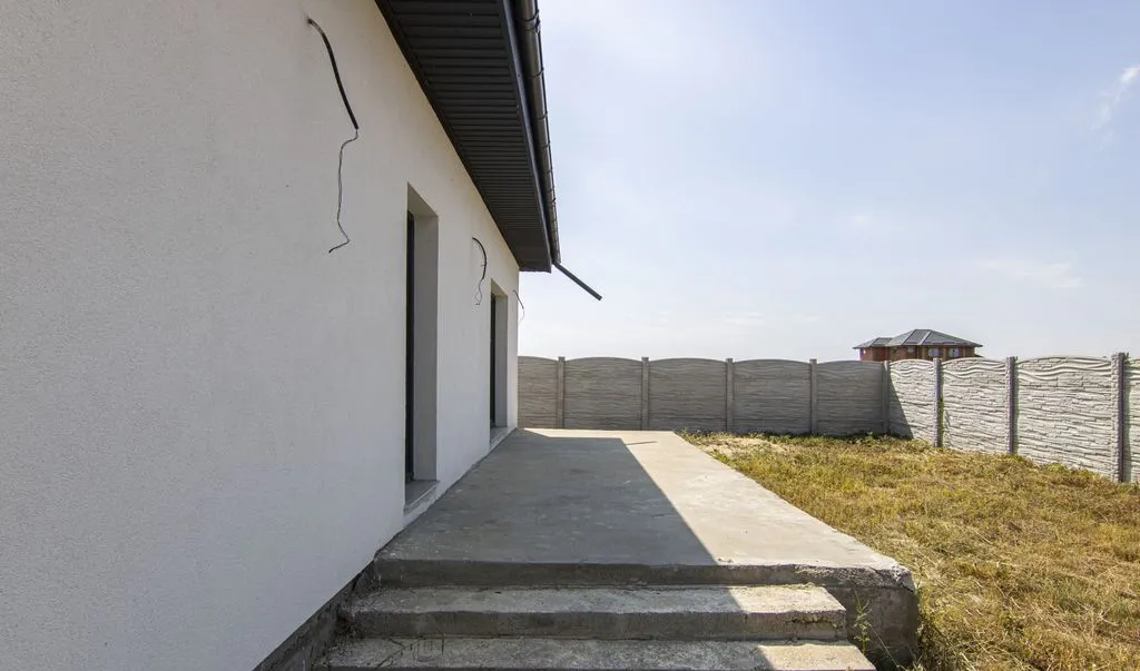 Sabareni casa noua parter mansarda 4 camere 2 B