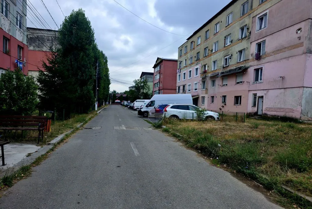 Apartament 3 camere Savinesti Semifinisat