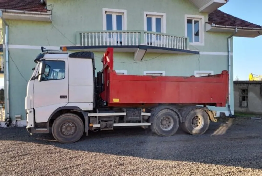 Camion Volvo FH64R B 2009 11 4 tone 30 900 eur