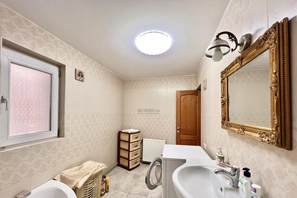 Snagov Vladiceasca vila 5 camere langa lac si padure 450 mp teren natura