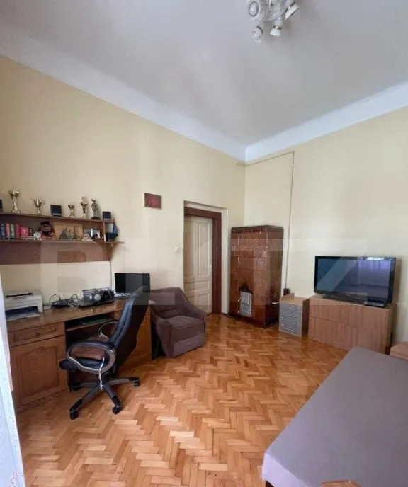 Apartament semidecomandat 61 40 mp utili zona Eroilor