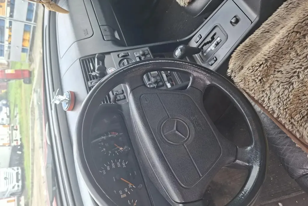 Mercedes Benz C 180 1 800 eur