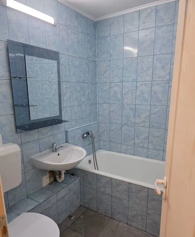 Garsoniera renovata mobilata si utilata 32 mp zona Dr Taberei - Favorit