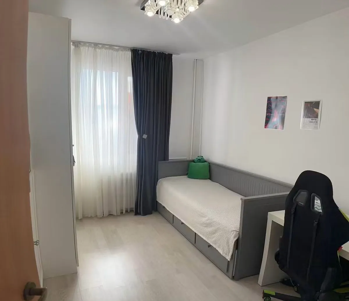 Berceni 4 camere 89 mp 2 grupuri sanitare bloc anvelopat