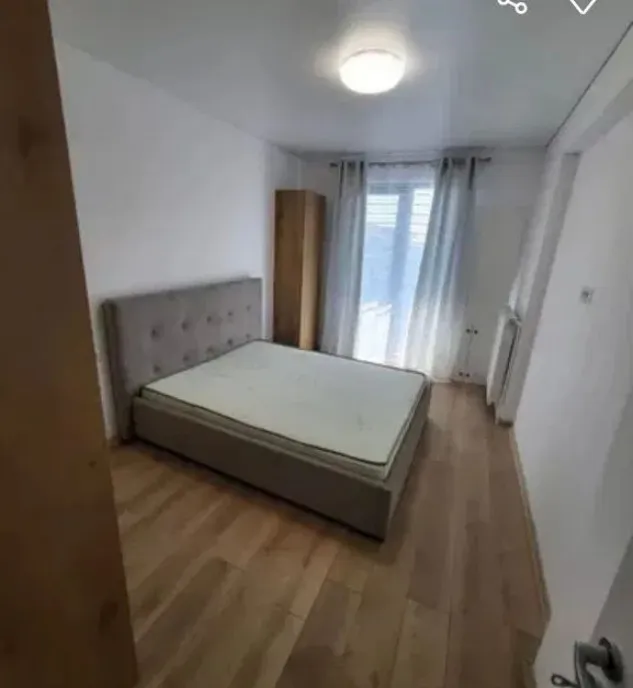 De vanzare apartament cu 3 camere Complex Arcada etaj 5
