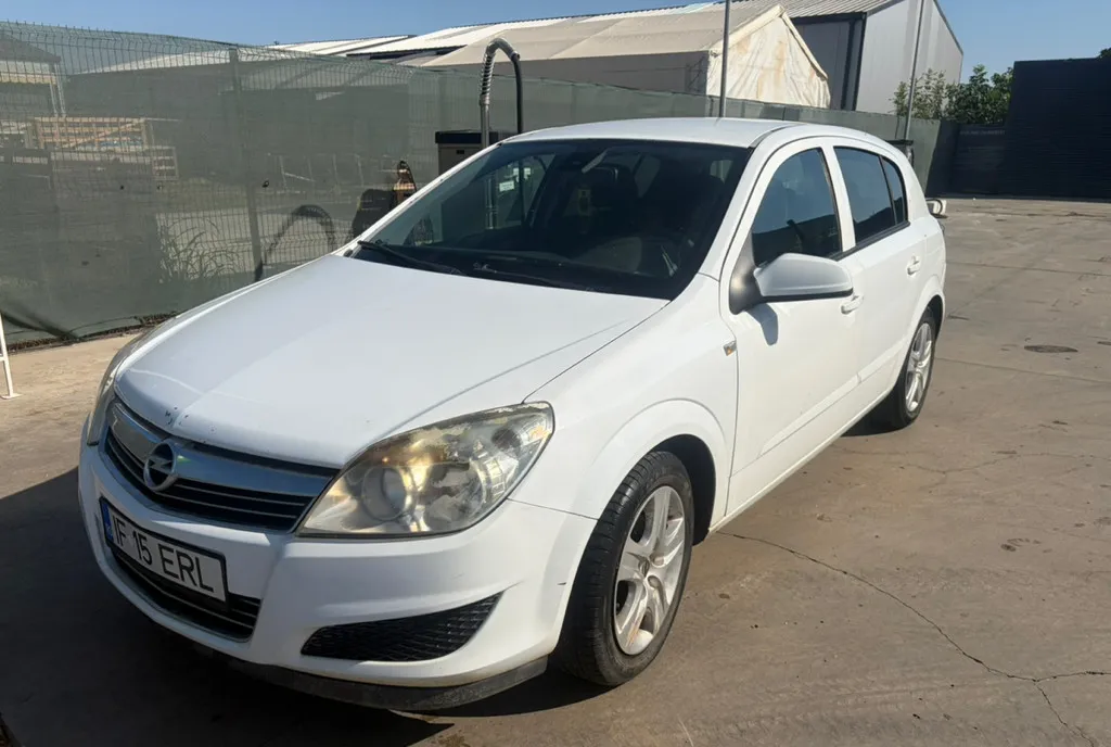 Opel astra H 1 6 1 850 eur