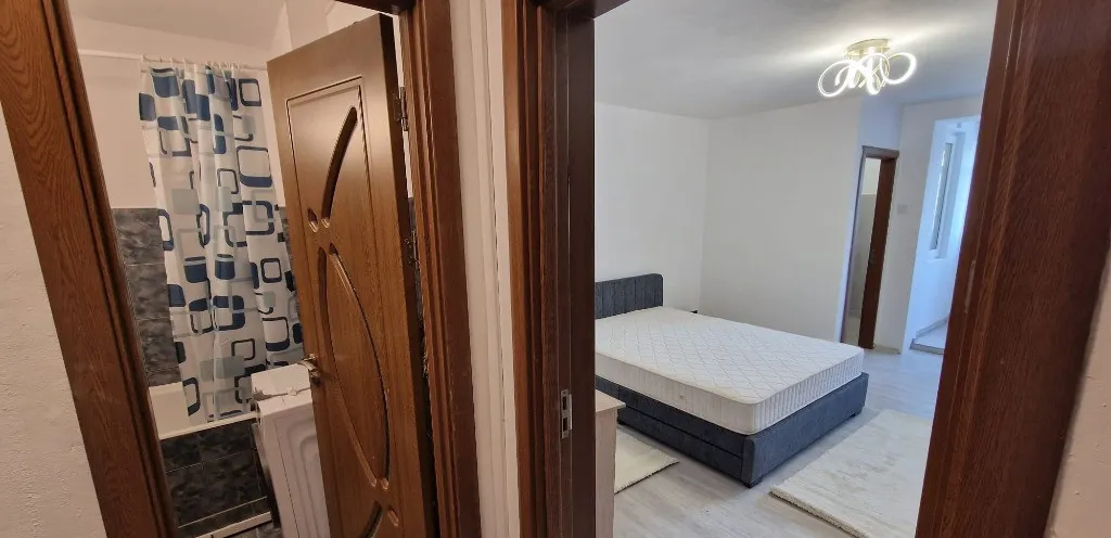Inchiriere Garsoniera renovata si mobilata modern in Craiova Brazda