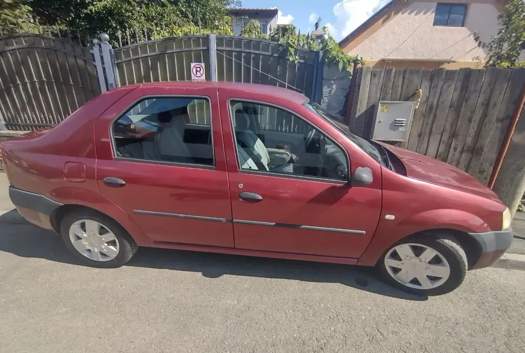 Se vinde Dacia Logan oct 2004 pe benzina cu 86 300 km la bord 1 600 eur