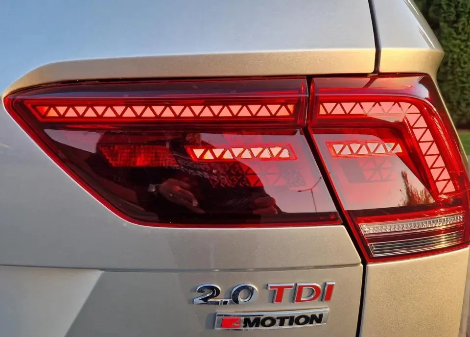 VW Tiguan R-Line 2 0 BiTDI 240 CP 4Motion DSG Panoramic HUD Piele 20 rdquo 25 990 eur