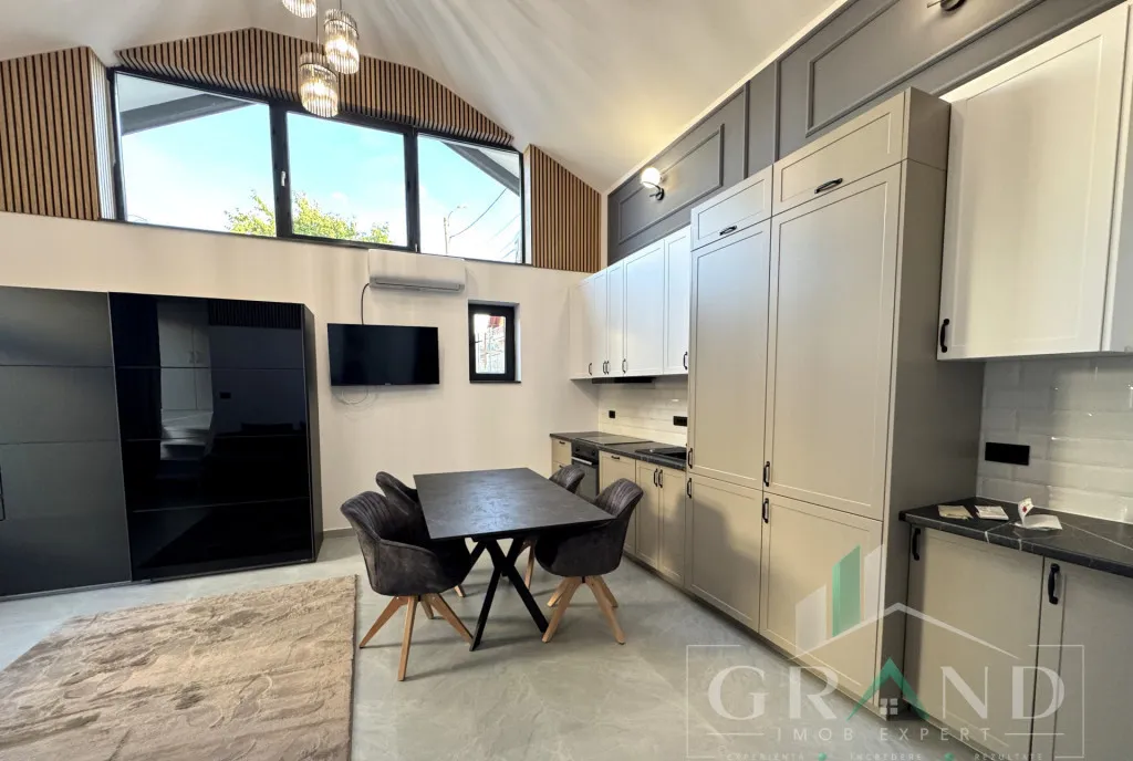 Prima inchiriere casa tip duplex curte proprie 2 par