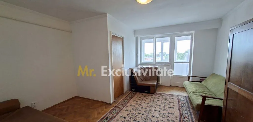 Garsoniera Craiovei etaj intermediar in bloc de apartamente