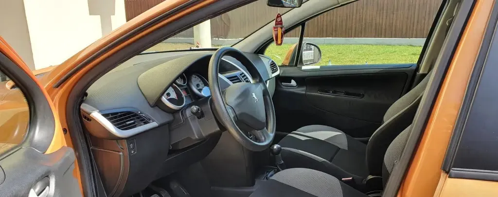 Peugeot 207 / 2007 / stare buna 1 990 eur