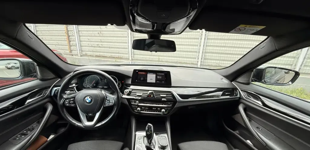 BMW Seria 5 - 530d - 2018 21 399 eur