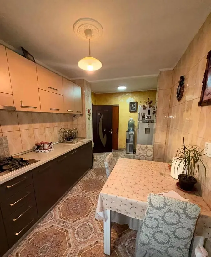 Crangasi Apartament 4 camere 2 grupuri sanitare 6 minute de metrou