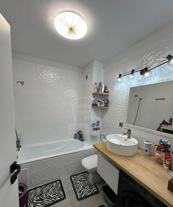 Apartament 3 camere decomandat zona centrala
