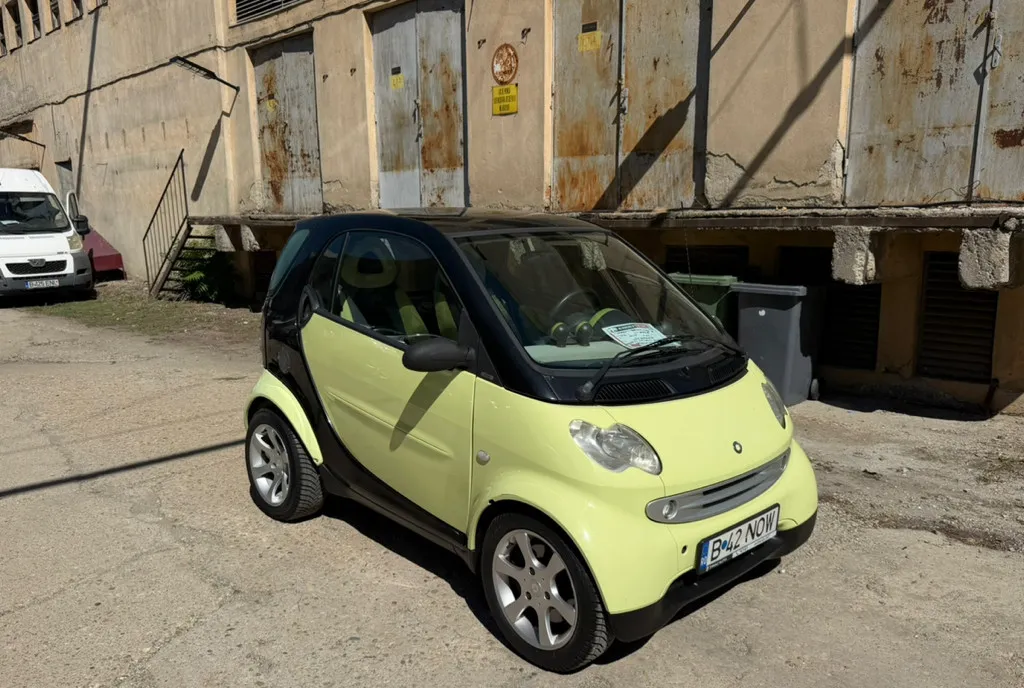 Smart Fortwo Coupe 0 7 Benzina 61 CP bull 54 000 KM Panoramic Padele AC Euro 4 2 350 eur