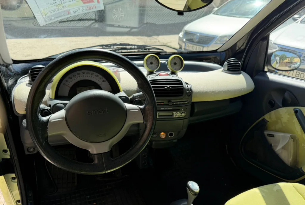 Smart Fortwo Coupe 0 7 Benzina 61 CP bull 54 000 KM Panoramic Padele AC Euro 4 2 350 eur